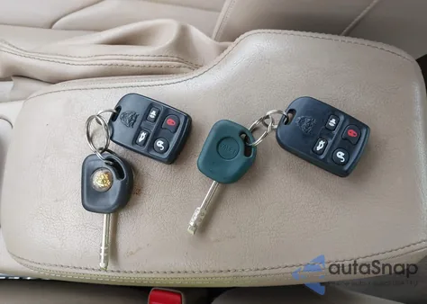 2000 Jaguar S-Type 4.0L V8 z USA, uszkodzony, nr VIN SAJDA01D8YGL03547